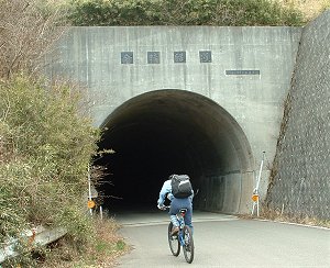 ��q�򓻂̃g���l��