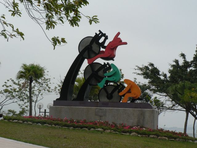 070211HKCYCLING_014.JPG - 86,760BYTES