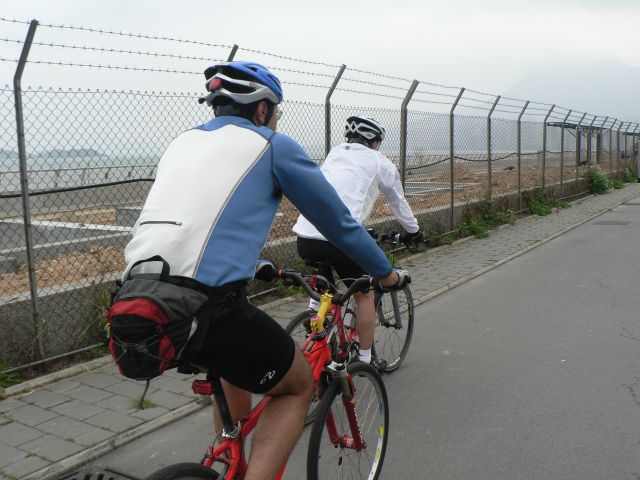 070211HKCYCLING_015.JPG - 82,956BYTES